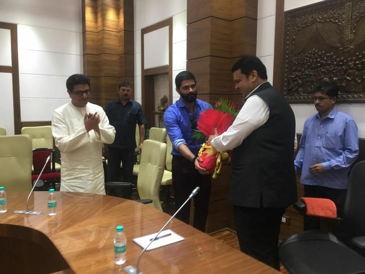 MNS chief Raj Thackeray at a meeting with Maharashtra Chief Minister Devendra Fadnavis. FILE