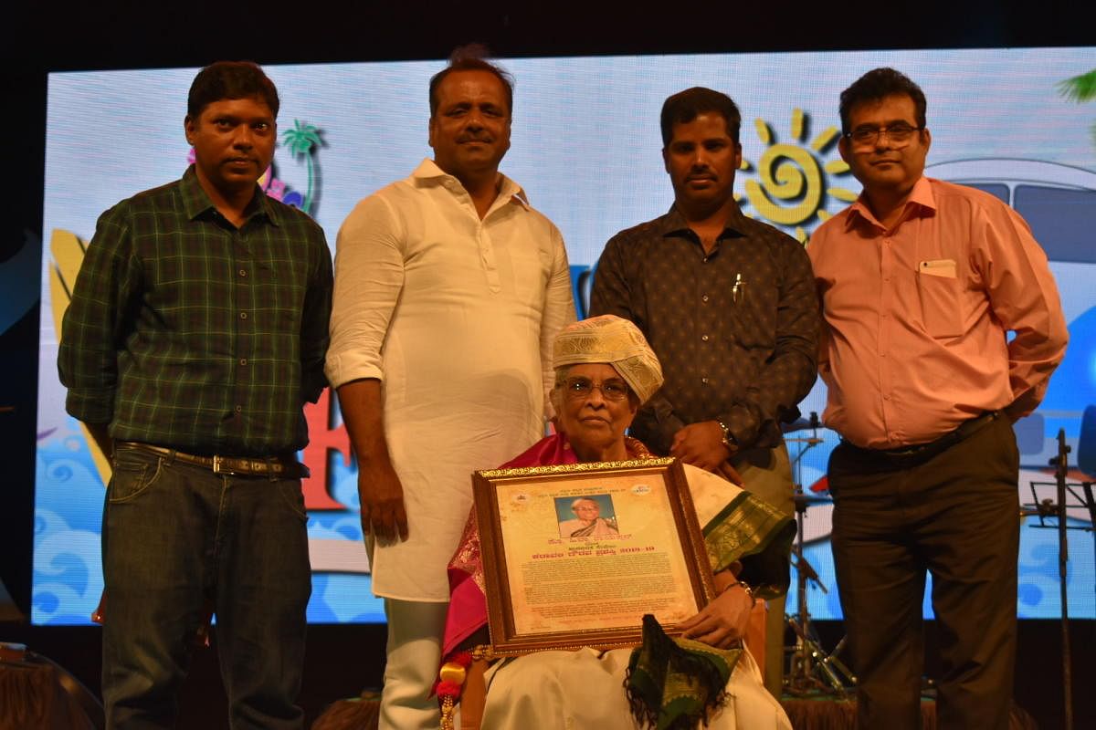 Prof Hilda Rayappan was felicitated with Karavali Gaurava Prshasthi, during the valedictory of beach festival at Panambur.