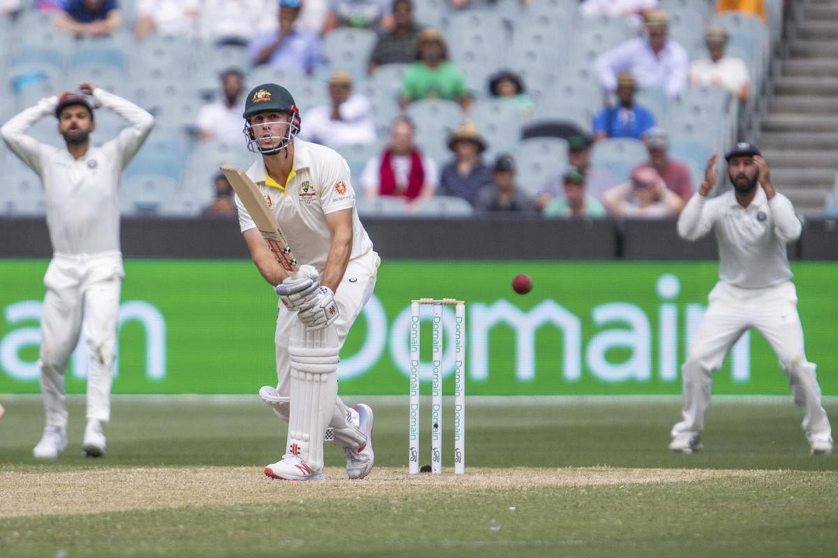 Mitchell Marsh, alternating between T20 and Test cricket, struggled to find his bearings in Melbourne.