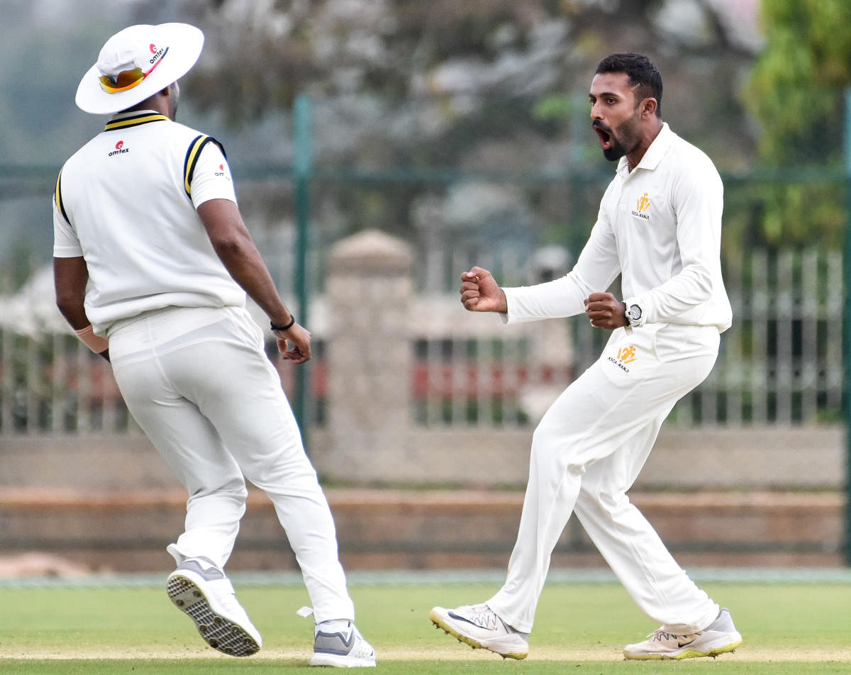 IN FOCUS: Karnataka will hope for the in-form leg-spinning all-rounder Shreyas Gopal to fire on a rank turner against Baroda in Vadodara. DH FILE PHOTO