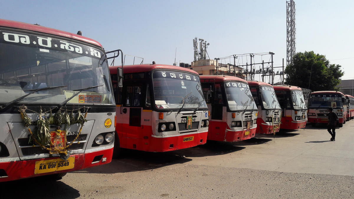 KSRTC buses booked on an casual contract for piligrimage to Melmaruvathur in Tamil Nadu halted at the Kempegowda Bus Station following Bharath bandh. DH Photo