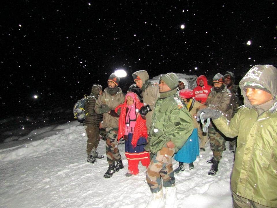 Army personnel rescuing tourists in Sikkim. (Image courtesy Indian Army)