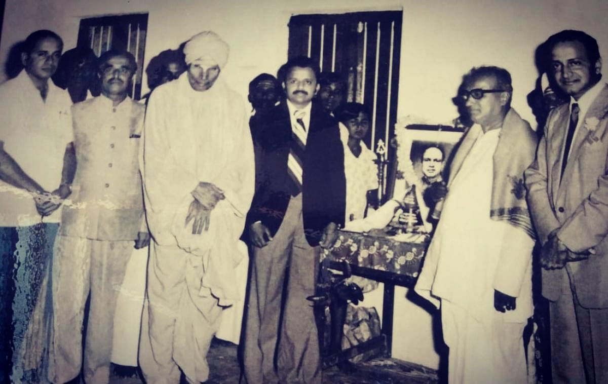 Siddaganga Mutt seer Shivakumara Swami and former Health Minister M Mallappa during the inauguration of A C Chandregowda Memorial High School at K Bidare in Kadur taluk in 1975.