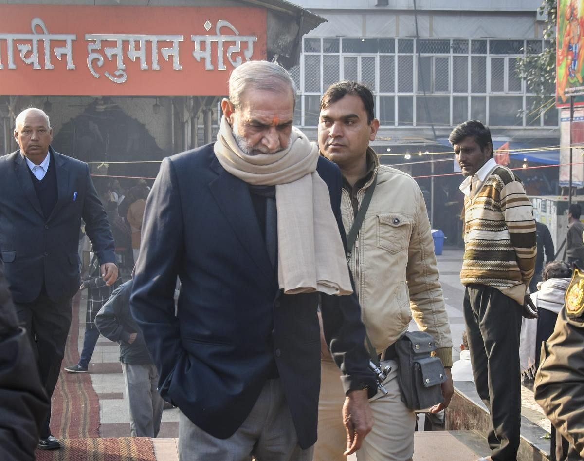 A Delhi court on Tuesday issued production warrant for January 28 against former Congress leader Sajjan Kumar in a 1984 anti-Sikh riots case. PTI file photo