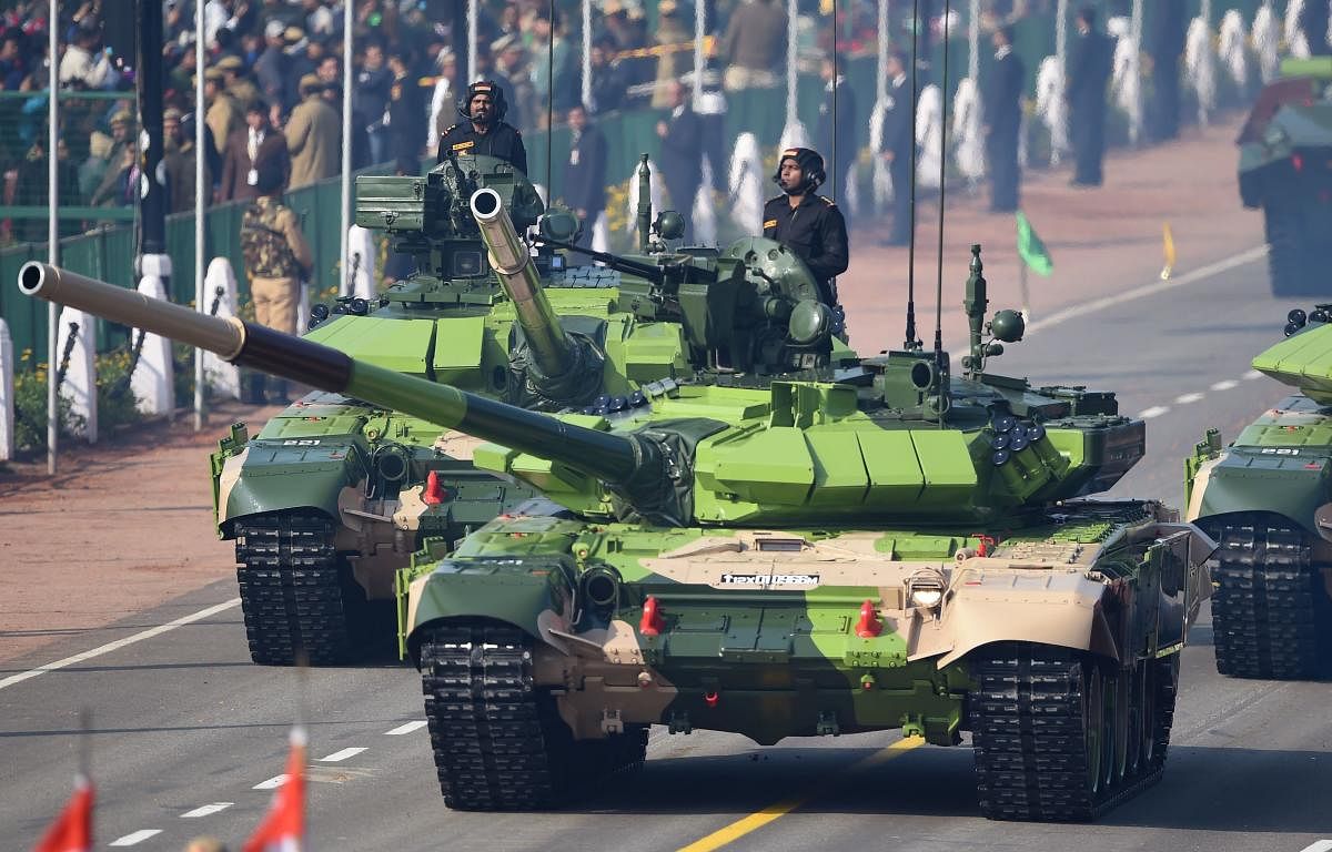 Indian Army T-90 (Bhishma) tanks take part during the Republic Day parade in New Delhi on January 26, 2019. - India celebrated its 70th Republic Day. (Photo by Money SHARMA / AFP)