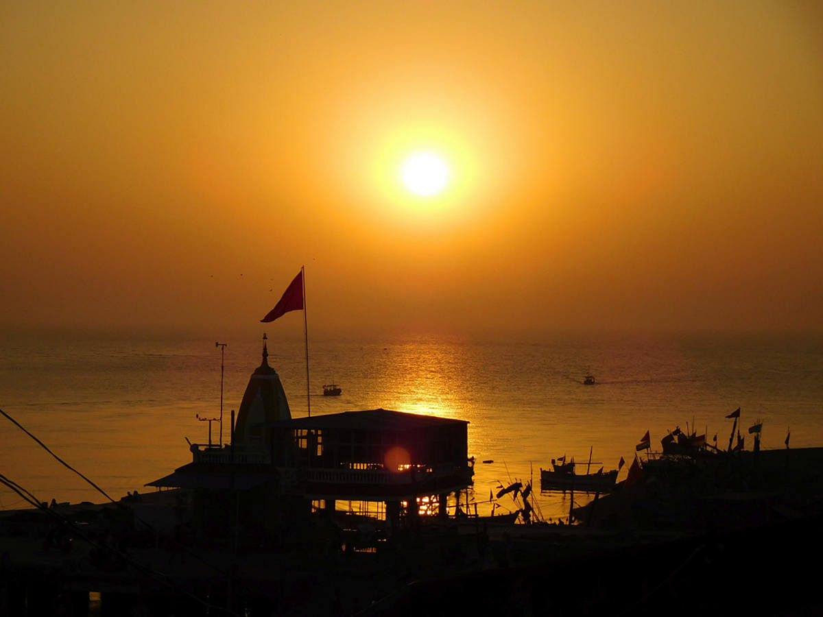 Sunset at the Nani Daman beach. PHOTOS BY AUTHOR