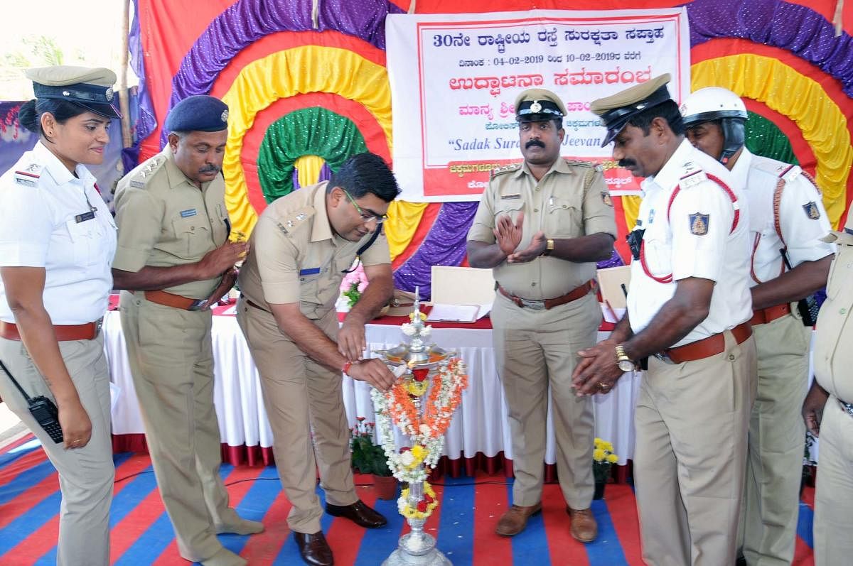 SP Harish Pandey inaugurates the Road Safety Week programme in Chikkamagaluru on Monday.