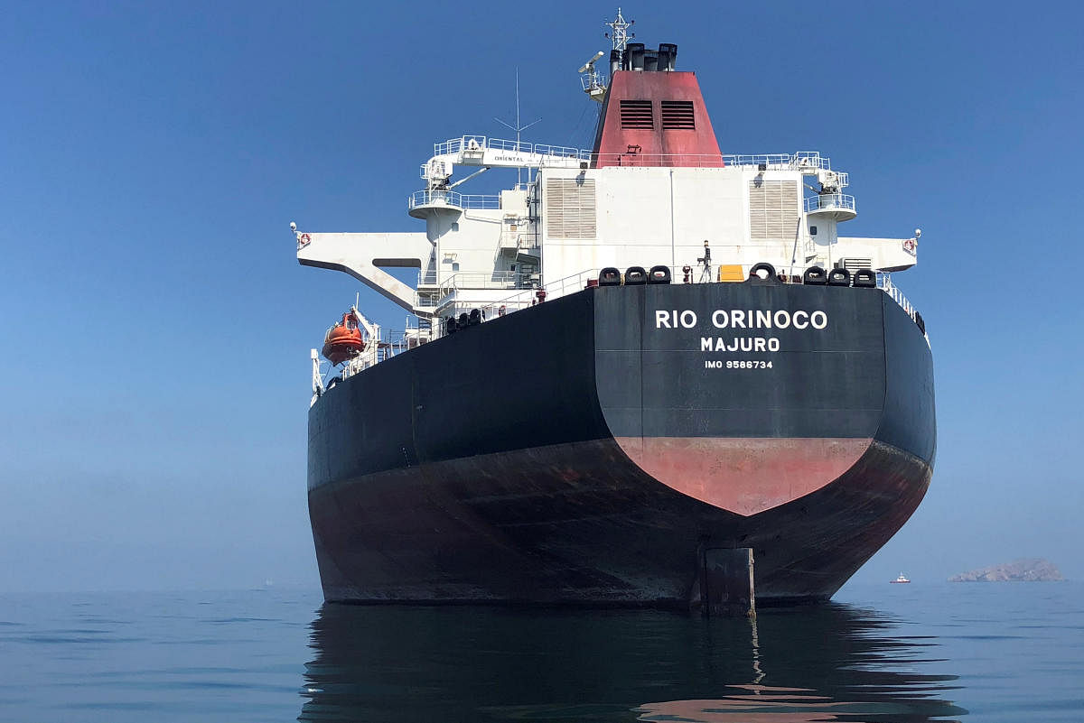 An oil tanker is seen at sea outside the Puerto La Cruz oil refinery in Puerto La Cruz, Venezuela July 19, 2018. (REUTERS File Photo)