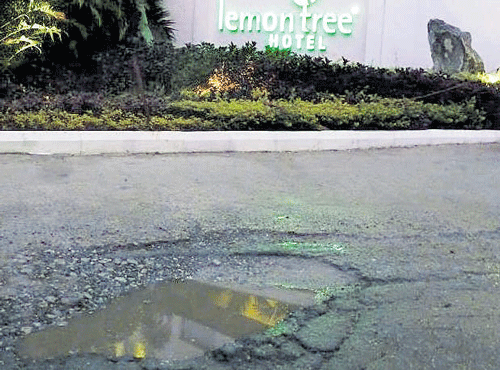 A citizen posted a complaint about this pothole last February. The pothole wasn't filled, but the portal declared otherwise.