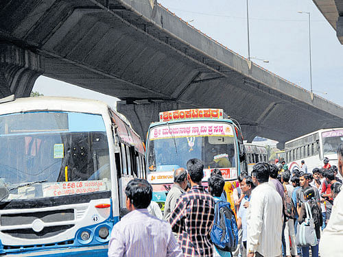 Through buses under Bus Bhagya scheme, BMTC&#8200;hopes to wean away garment workers and those under the unorganised sector from illegal transporters who ferry them at discount fares. dh file photo