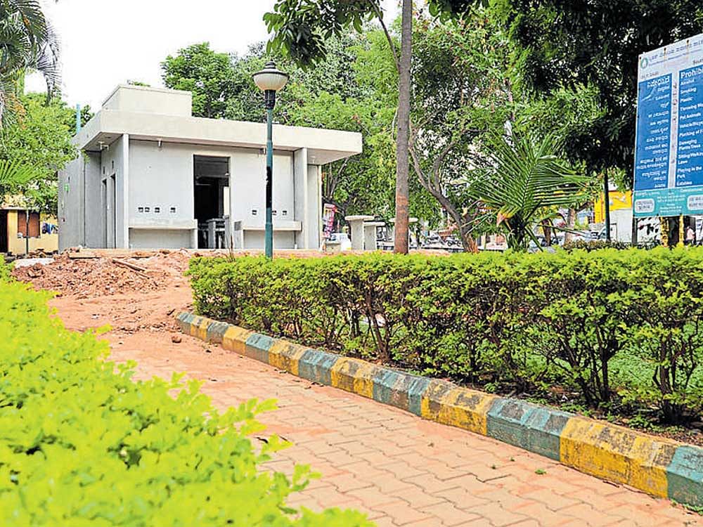 In Chandra Layout, Indira Canteen is being built in a BBMP park. DH Photo
