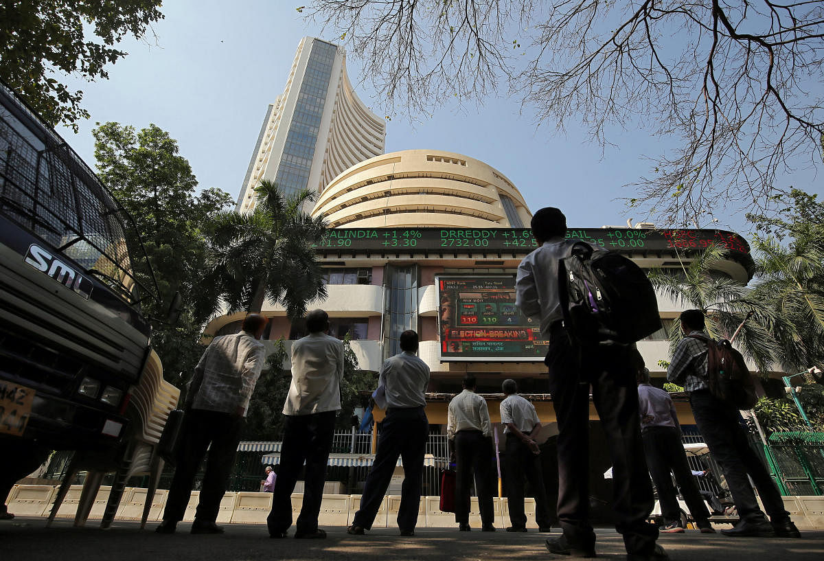 Benchmark indices started on a negative note on Friday as investors turned cautious after the release of the minutes of RBI's last policy meet, in which governor Shaktikanta Das argued the need to look at growth concerns. Reuters file photo