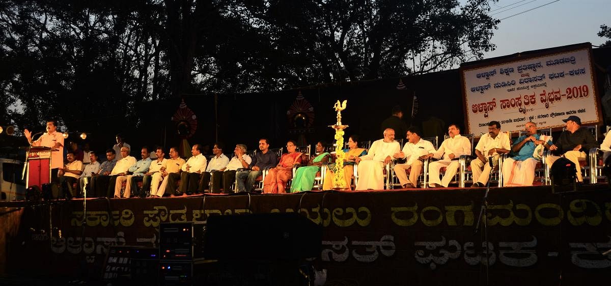 Alva’s Education Foundation, Moodbidri, chairman Dr M Mohan Alva speaks during ‘Alva’s Samskritika Vaibhava’ organised by Alva’s Education Foundation and Alva’s Nudisiri Virasat Committee at the government high school open air auditorium in Kalasa on Wednesday.