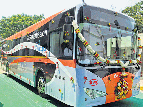 Days after launching the country's first electric bus, the Bangalore Metropolitan Transport Corporation (BMTC) has floated global tenders for procuring hybrid buses. DH Photo