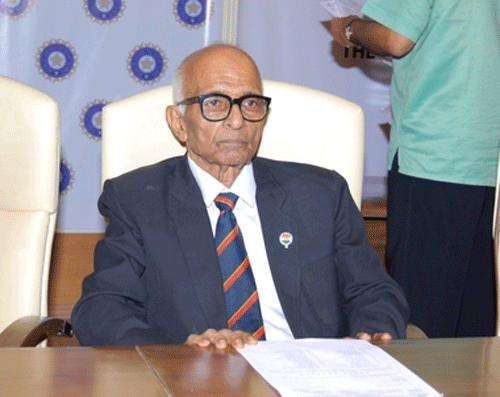 India's oldest Test cricketer Madhav Mantri, maternal uncle of the legendary Sunil Gavaskar, died here early this morning in a local hospital due to old age complications, sources close to him said. Photo Courtesy: http://www.mumbaicricket.com