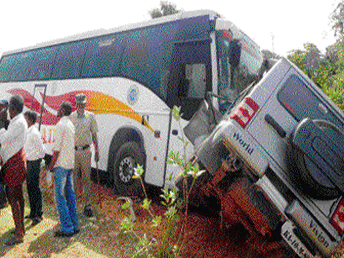 Three persons were killed on the spot after a speeding sports utility vehicle (SUV) rammed a KSRTC bus near Garaganahalli Gate in the taluk on Wednesday.