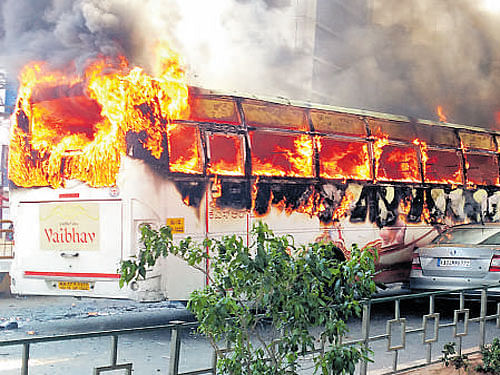 Several artists, including Badal Nanjundaswamy, will be roped in to give an artistic touch to the charred premium and non-premium buses which will be towed from Peenya to Majestic on Tuesday. Organising such exhibition will definitely inspire people not to vandalise buses, said Kataria.