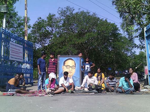 JAC alleged that the order by the VC was basically a threat to the students to remove the makeshift shed named 'Velivada' (Dalit ghetto) near the shopping complex. Photo credit: Twitter