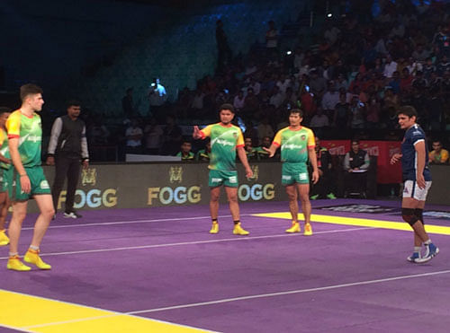 Meraj Sheykh's heroic performance wasn't enough for Delhi  but Pardeep Narwal's fantastic performance counted for Patna Pirates. image courtesy: twitter