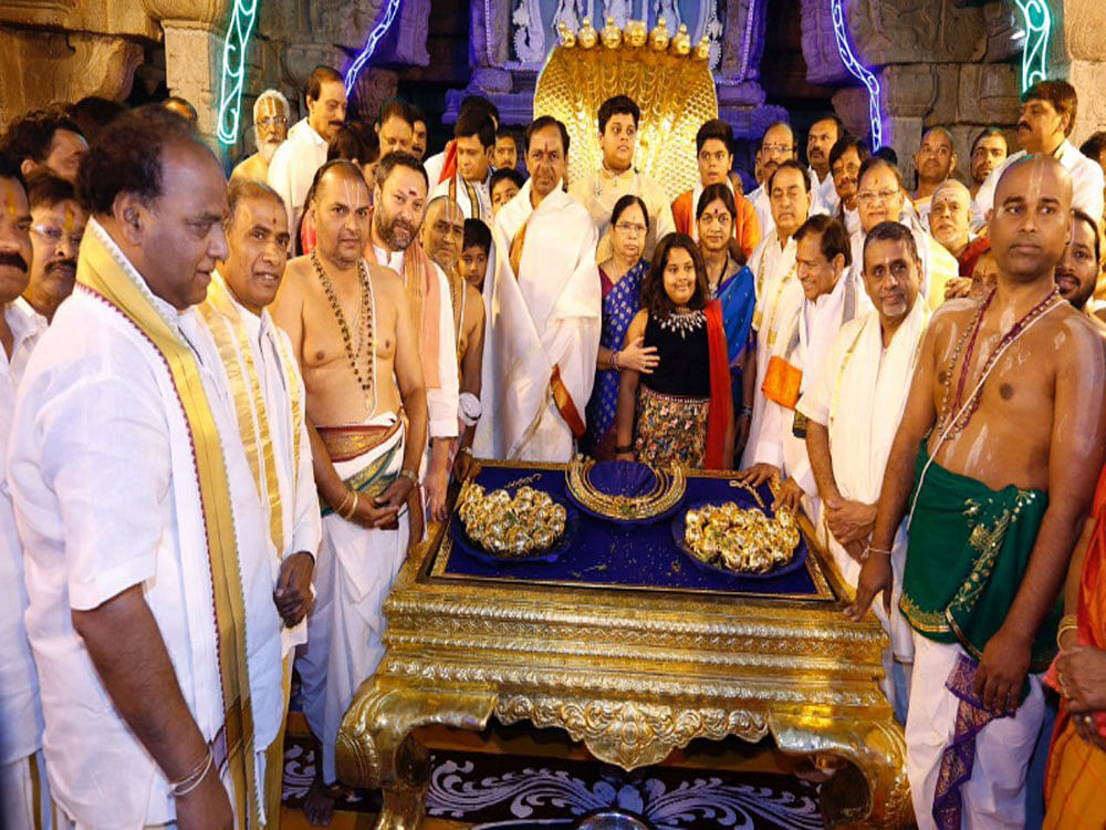 It was the first of such huge offering evermade by a state government after Independence in the country, to the 2,000-year-old hill shrine, richest in the world, the sources said. Later, at the sprawling Ranganayaka Mandapam inside shrine, Rao was honoured with sacred silk cloth and prasadam while the high priests, amid chanting vedic hymns, bestowed blessings on him. Picture courtesy ANI