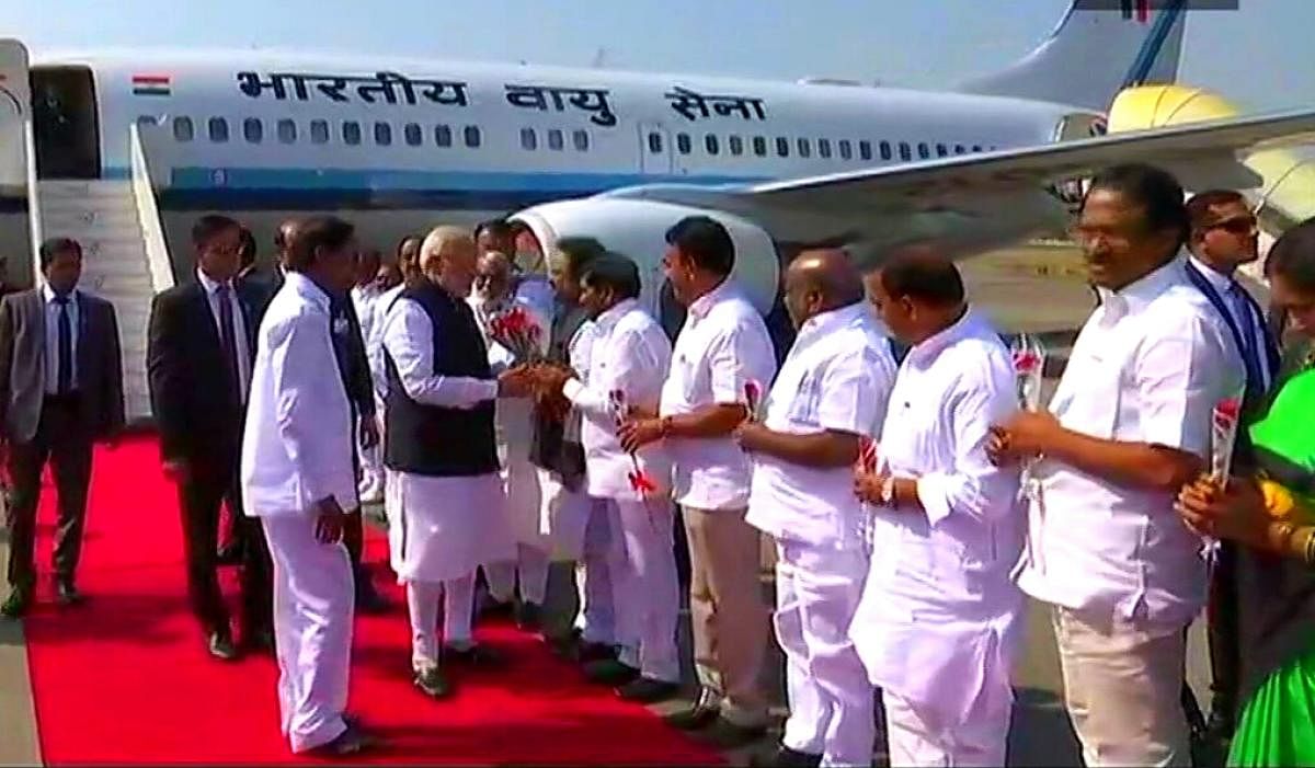 The prime minister was given a cordial welcome by Chief Minister K Chandrasekhar Rao, state Governor ESL Narasimhaan and the entire Telangana state Cabinet and members of Parliament at the airport. DH photo