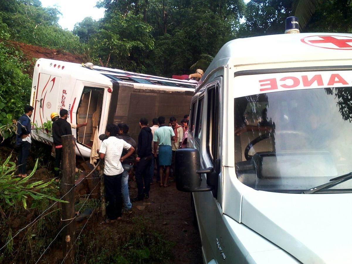 KSRTC Bus Overturns On Ghat Road, 20 Hurt