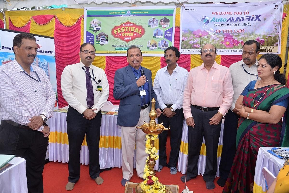 Corporation Bank General Manager E S Nagaraja Udupa inaugurates the Corporation Bank’s Festival Offer-2018 in Mangaluru on Wednesday.