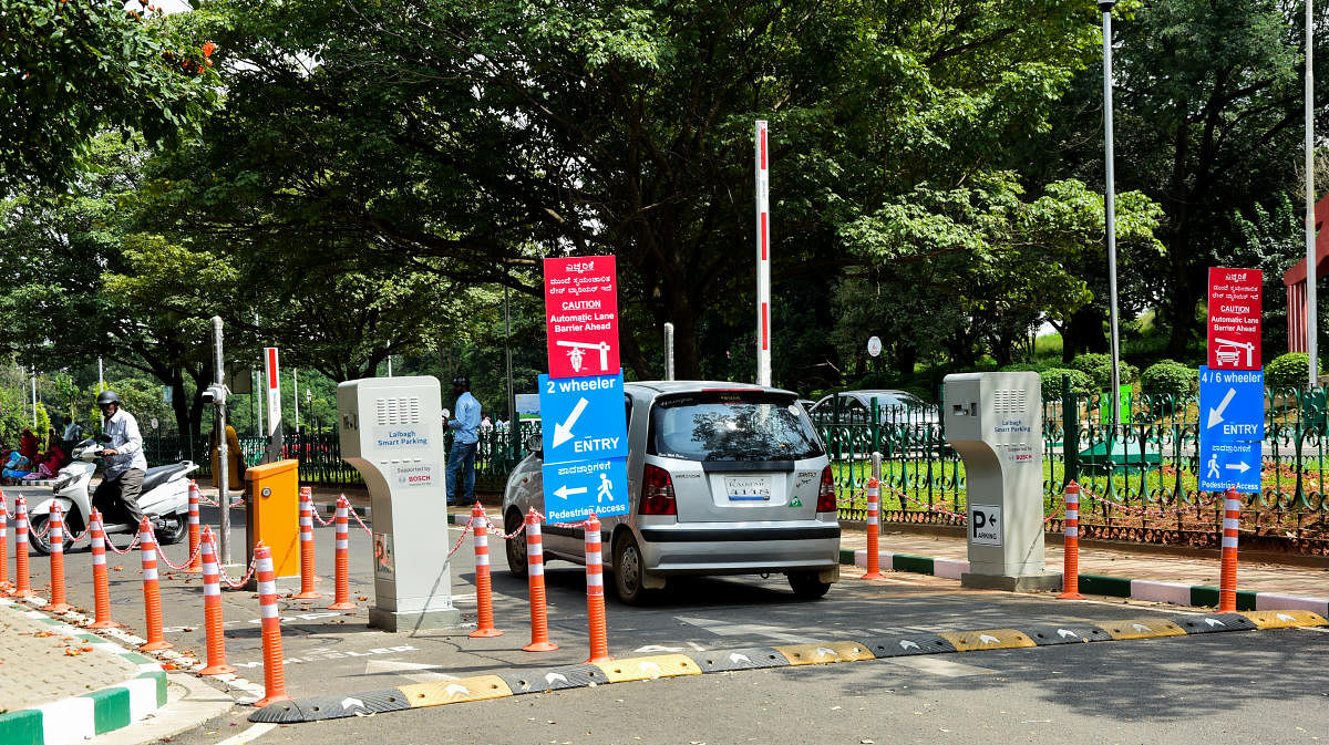 The smart parking system installed in Lalbagh. DH PHOTO/CHANDRAHAS KOTEKAR