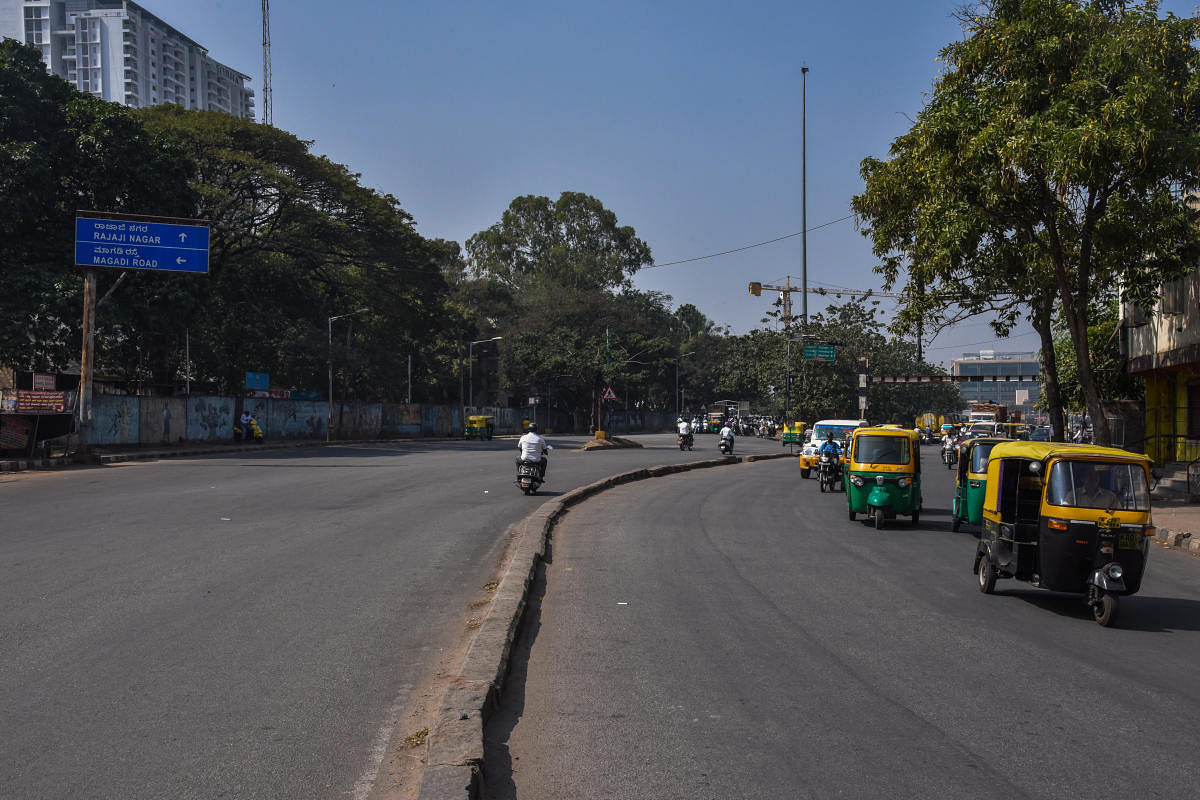 A view of the 'Y' junction near Okalipuram which connects Rajajinagar, Vijayanagar and Basaweshwaranagar to city centre. DH Photo/S K Dinesh