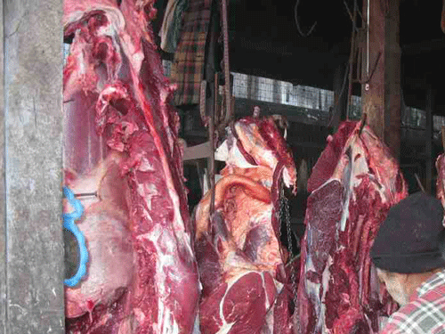 Mumbai civic body lifts meat ban