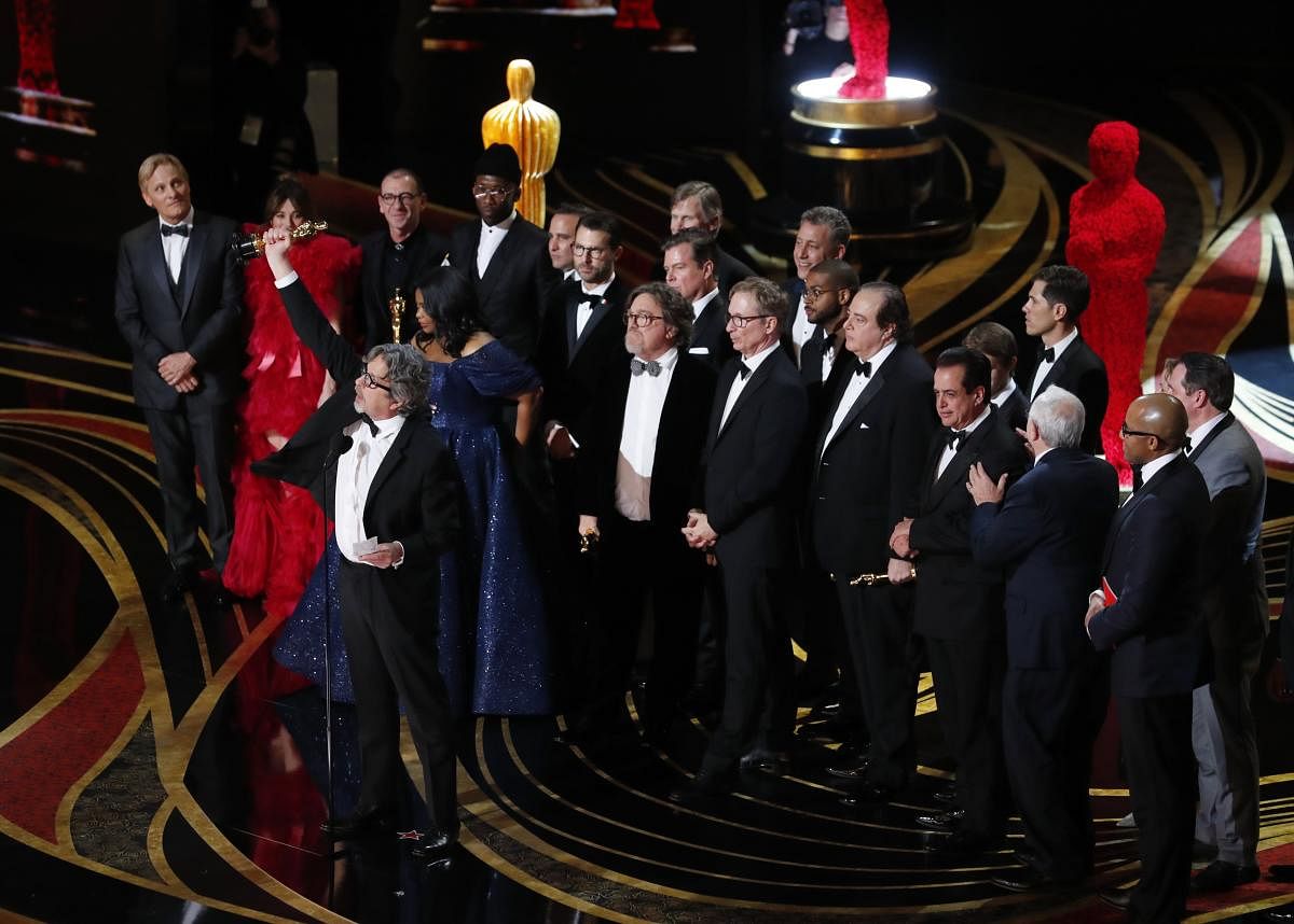 Peter Farrelly accepts the Best Picture award for "Green Book." (Reuters Photo)