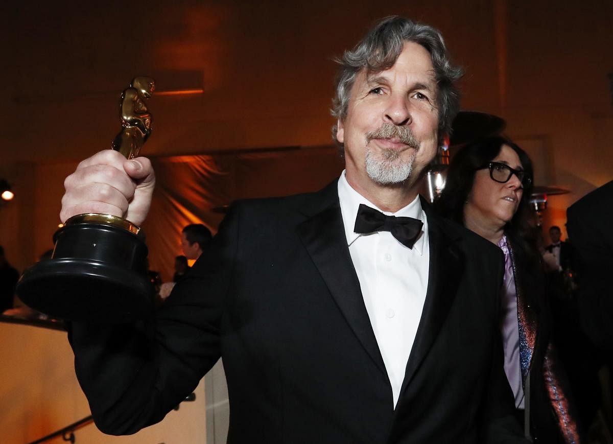 Peter Farrelly with his Best Picture award for "Green Book." (REUTERS)