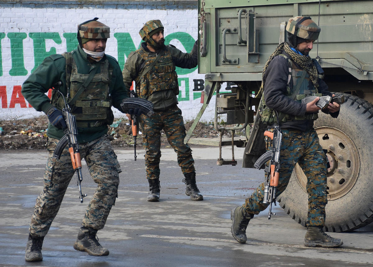 The Pakistan army violated ceasefire for the fourth consecutive day on Tuesday shelling forward posts along the LoC in Jammu and Kashmir's Rajouri district, prompting a befitting response from the Indian forces, officials said. Reuters file photo