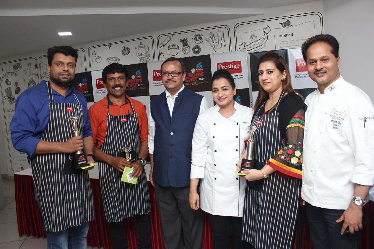 From left) Bijesh K V, Manas Ranjan Raut, Dinesh Garg, Chef Shazia Khan, Fahima Zahid and Chef Abhijit Saha at The Cooking Studio.