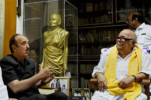 Senior leaders Ghulam Nabi Azad and Mukul Wasnik held first round of seat sharing talks with DMK President M Karunanidhi here yesterday during which the latter was reported to have offered a little over 30 seats. PTI photo