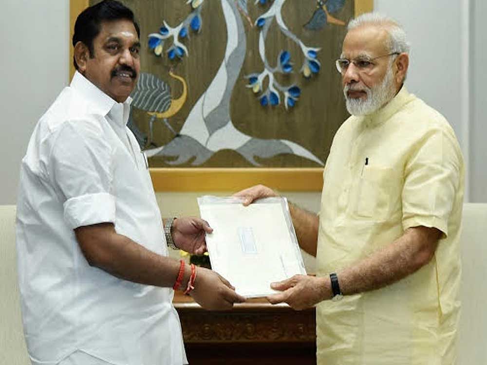 Tamil Nadu chief minister Edappadi K Palaniswami and Prime Minister Narendra Modi. Deccan Herald photo