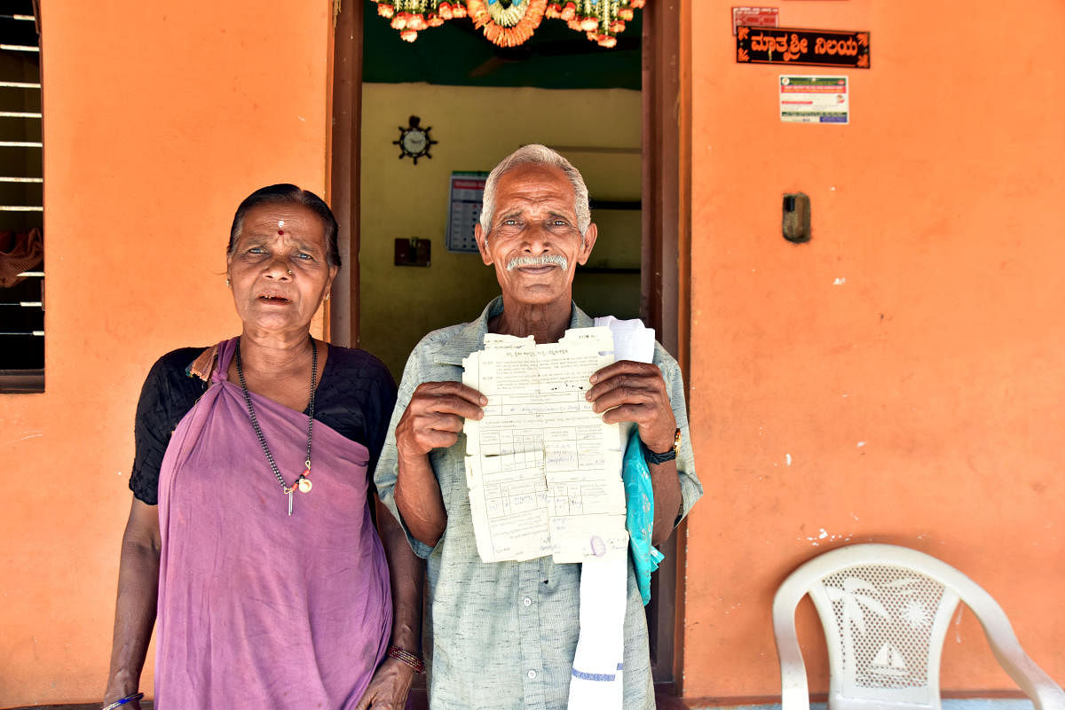 Thammaya and Basamma Malekudiya in Parapal Village, Narhe Grama Panchayat. -Photo/ Govindraj Javali