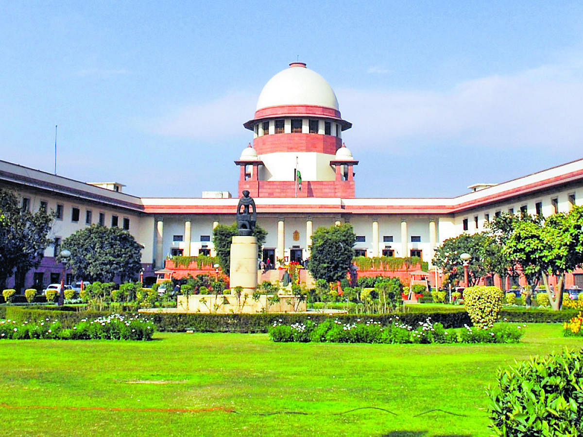 While issuing the notice to Bhushan, a bench of Justices Arun Mishra had expanded the scope of the contempt petition to include an examination of whether in matters which are sub-judice, advocates and litigants, briefing the media would amount to an inter
