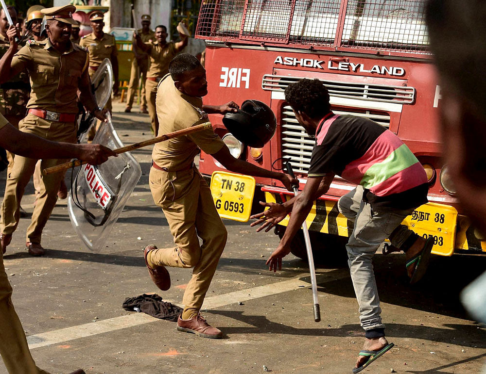 The petitioner alleged that the police had attacked those who were holding a peaceful protest in Alanganallur village and Tamukkam Grounds, Sellur and Periyar Bus terminus in the city in support of jallikattu. PTI FIle photo