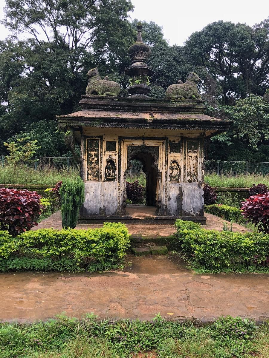 Remnant Kalyana Mantapa in front of Nalknad palace in Kodagu. Photo by author