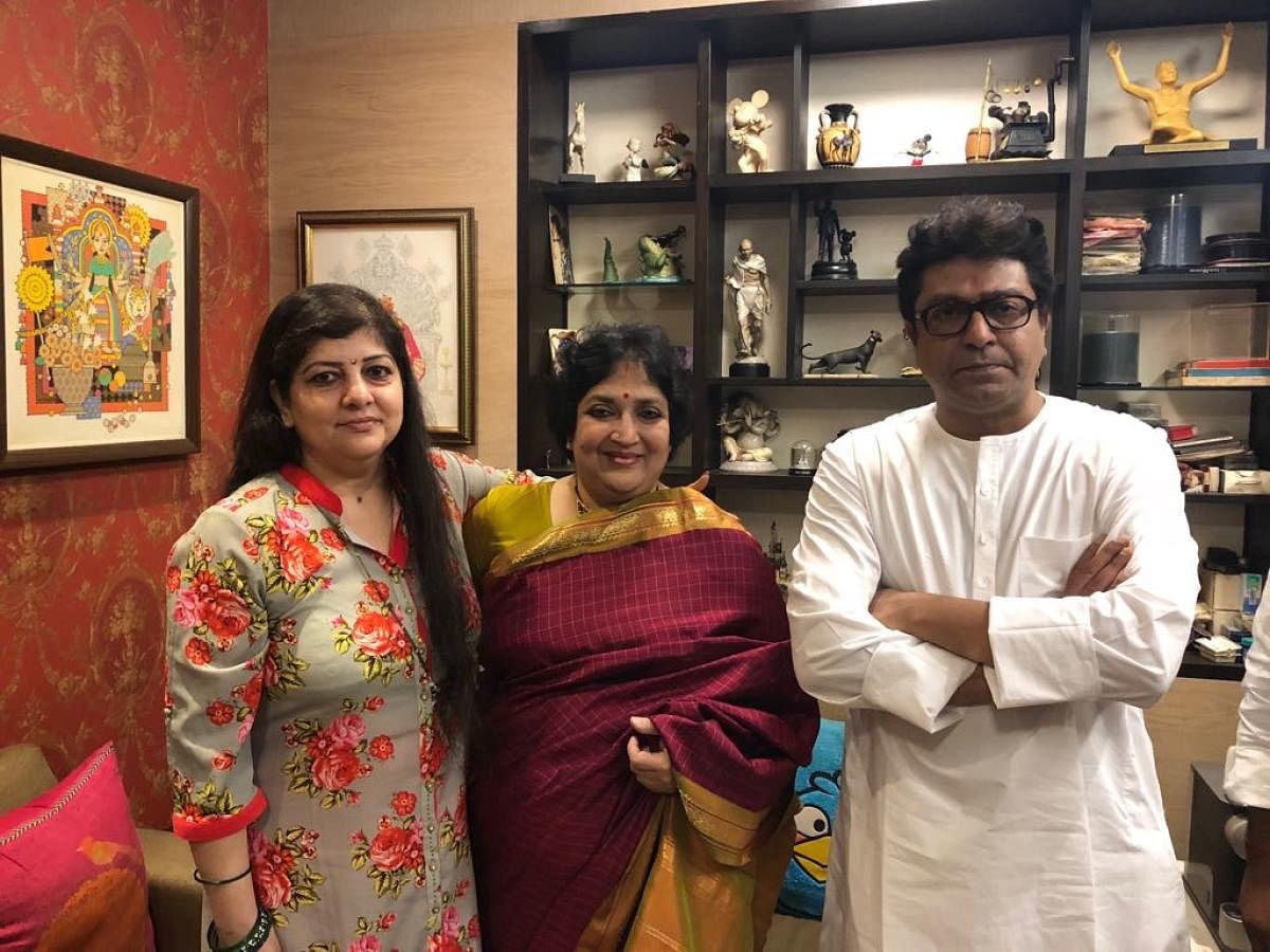 Lata Rajanikanth (centre) with Maharashtra Navnirman Sena president Raj Thackeray and wife Sharmila, in Mumbai on Monday.
