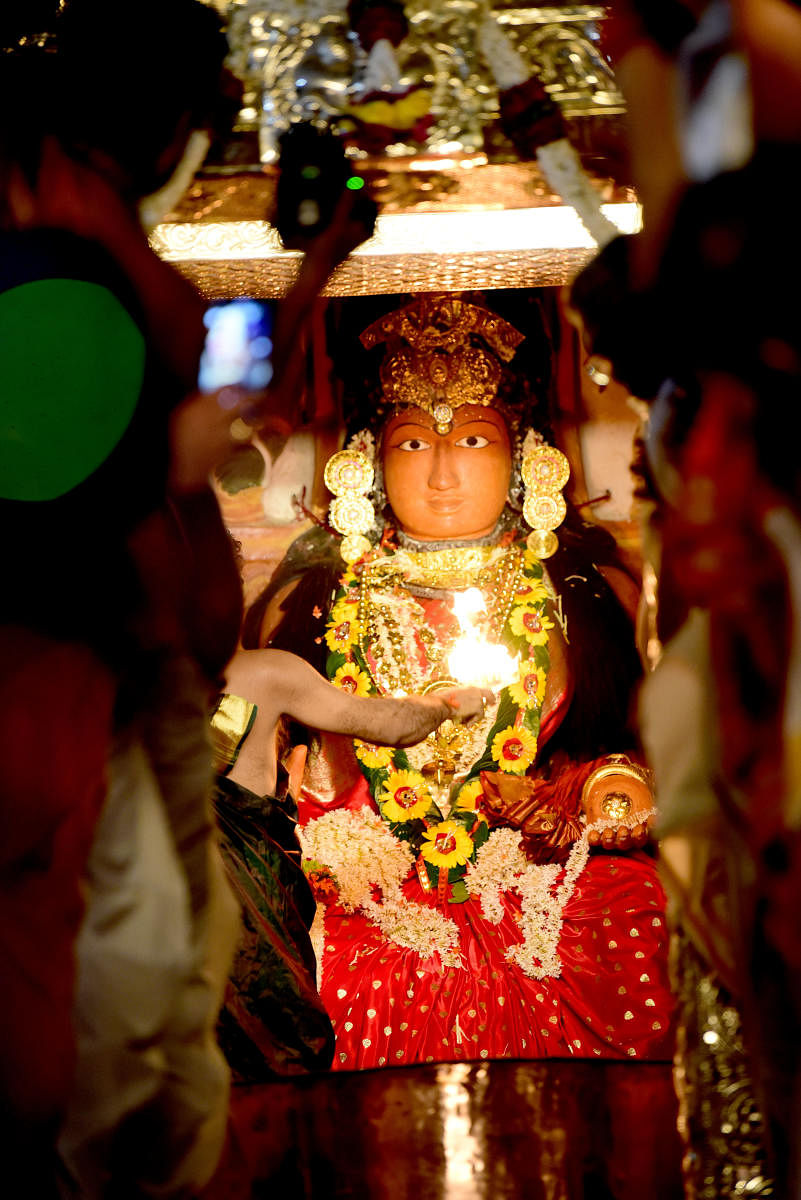 'Aarti' being performed to Goddess Rajarajeshwari at Polali in Dakshina Kannada district on Wednesday. 
