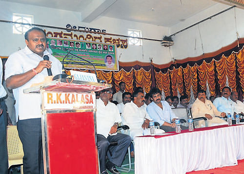 Former chief minister and Leader of Opposition in the Assembly H D Kumaraswamy speaks at a public rally in Kalasa on Friday.