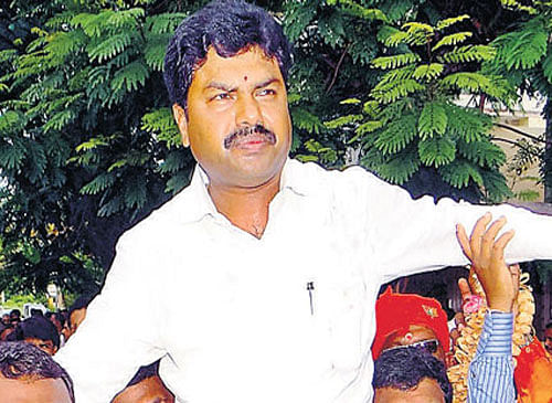 A CBI special court has taken cognizance of a private complaint filed against Shikaripura MLA B Y Raghavendra, son of former chief minister B S Yeddyurappa, accusing him of amassing assets disproportionate to his known sources of income. DH file photo