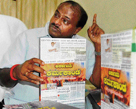JD(S) leader H D Kumaraswamy on Friday charged the Siddaramaiah government with deleting 544.31 acres of BDA land meant for Arkavathi layout, throwing six guidelines laid down by court to the winds. DH phto
