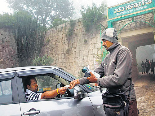 Drivers buy electronic tickets. DH&#8200;PHOTOS
