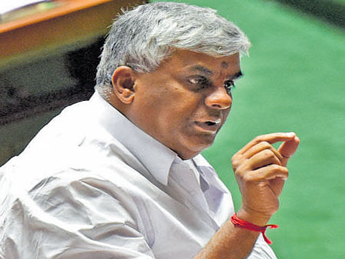 Revanna, who is the son of JD(S) president H D Deve Gowda, in turn, sought to know whether Congress' K C Ramamurthy will swear before God.  DH File photo