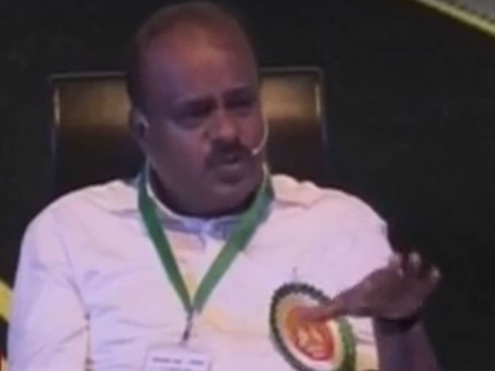 Former chief minister and Janata Dal (S) State President H D Kumaraswamy on Saturday begun his interaction with members of his social media platforms and his followers. The interaction is on at Jnanajyothi Auditorium, Bengaluru, and it is expected to go up to 9 pm. He is taking questions from the audience and replying. The program is titled, Kumara Patha, meaning the Kumar's route. Screengrab