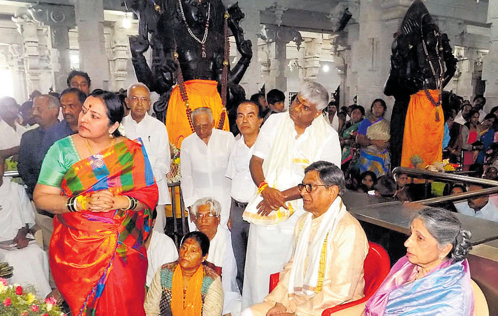 BJP leader S M Krishna and his wife Prema Krishna and MLA H D Revanna and his wife Bhavani participate in a special puja as part of Bheemana Amavasya at Kalabhyraveshwara temple, Adichunchanagiri, in Nagamangala taluk on Sunday.