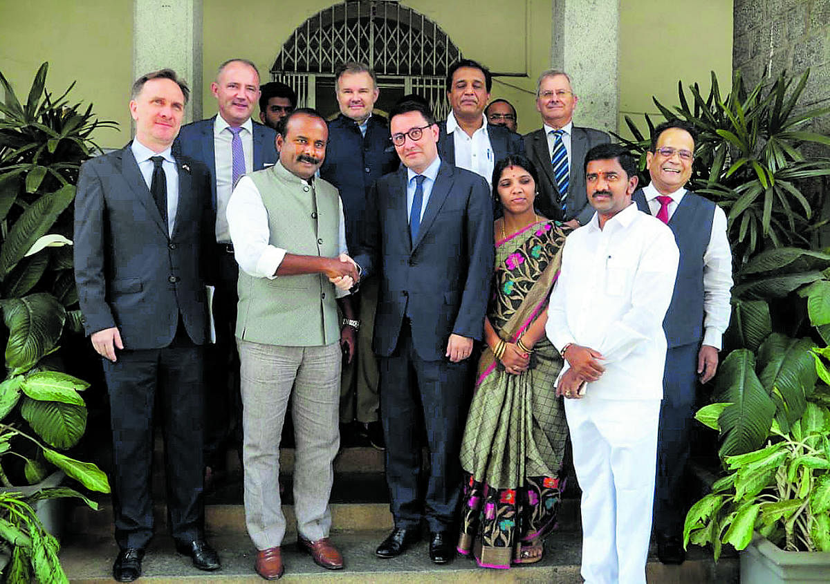 Sampath Raj Mayor BBMP welcome French company regarding segregation of waste meeting at BBMP Office in Bengaluru.